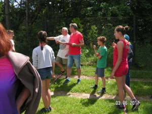 Pan Jurek i Piotr poprowadzą  przeciąganie liny